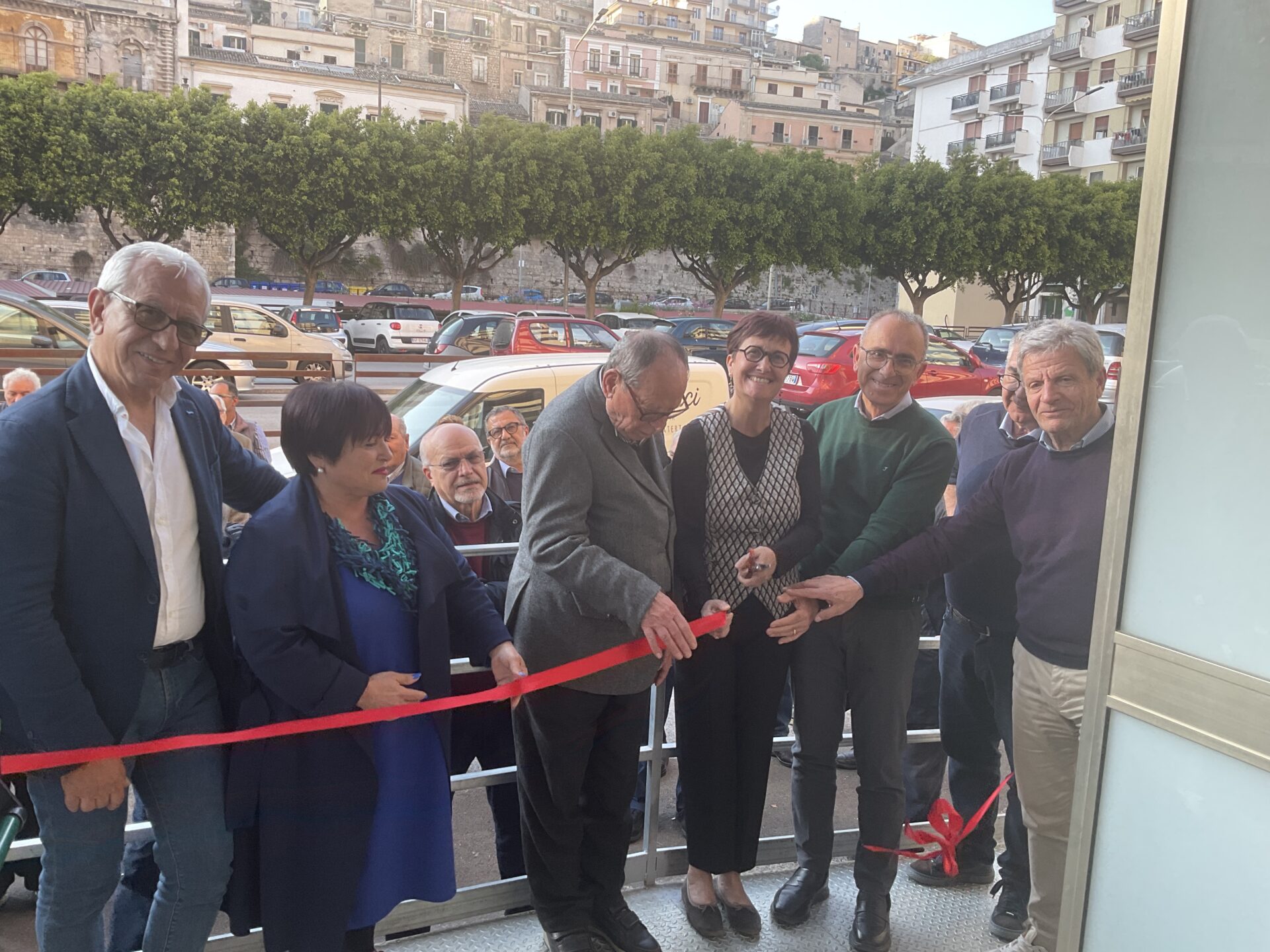 Modica: inaugurata ieri la nuova sede della Uil il sindacato delle persone