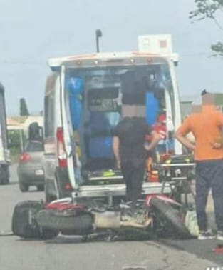 Vittoria: grave incidente in via Incardona, moto si scontra con un furgone, centauro in prognosi riservata