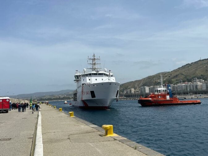 La nave “Diciotti” soccorre 223 migranti e si dirige verso il Porto di Pozzallo, pronta la macchina dell’emergenza