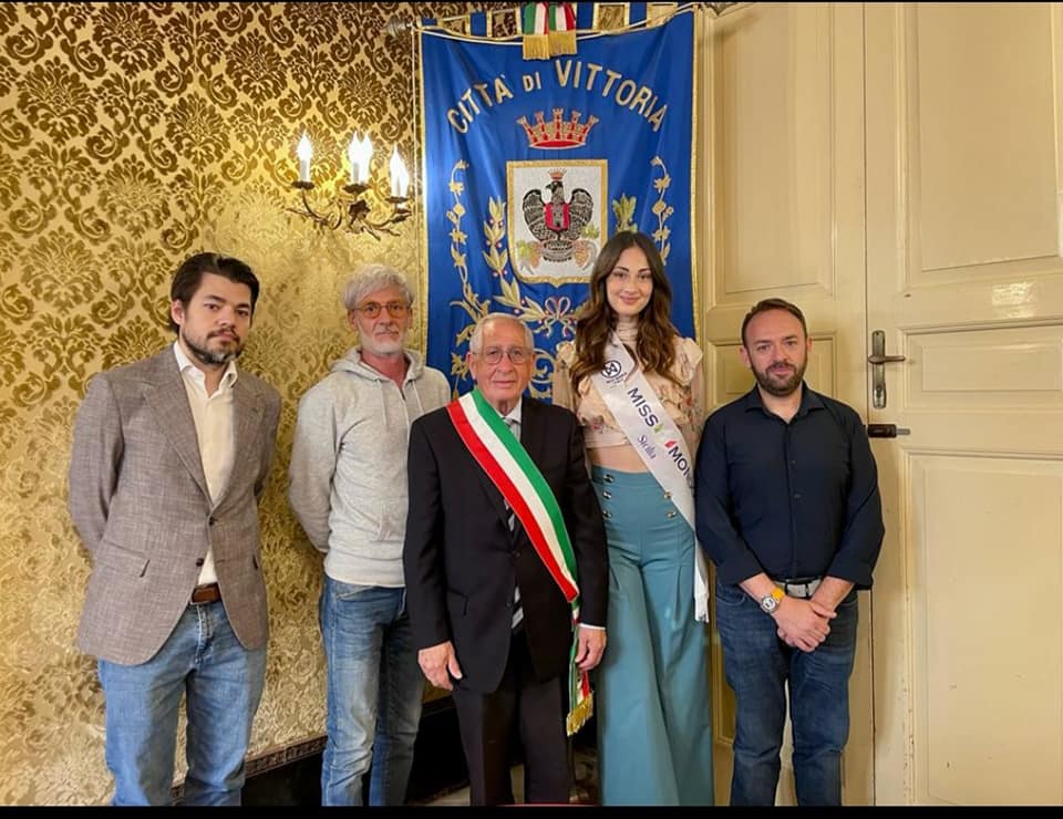 Stellati e bellezze: il sindaco Aiello incontra le eccellenze vittoriesi