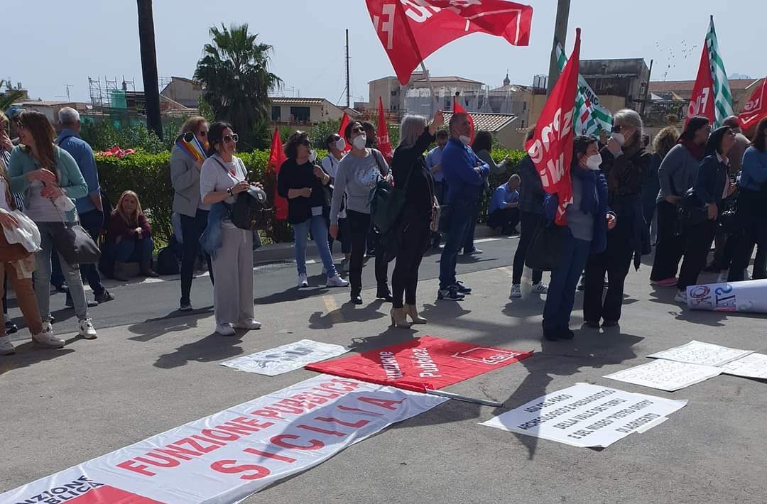 Lavoratori ASU iblei in missione a Palermo per rivendicare i propri diritti: sit-in il 25 maggio