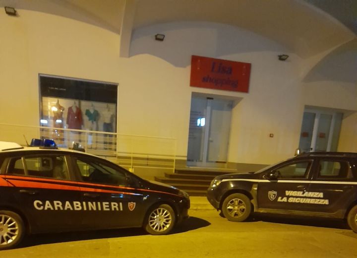 Vittoria: altro tentativo di furto, preso di mira un negozio cinese, intervengono le guardie giurate, indagano i carabinieri