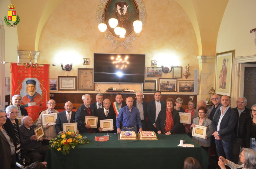 La Società Operaia di Ispica ha premiato i soci che hanno compiuto i 50 anni di appartenenza