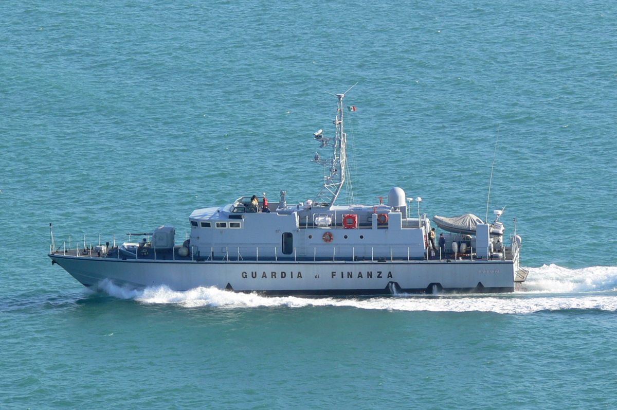 80 migranti arrivati a Pozzallo da Lampedusa: affollato l’hotspot e decine i casi di scabbia