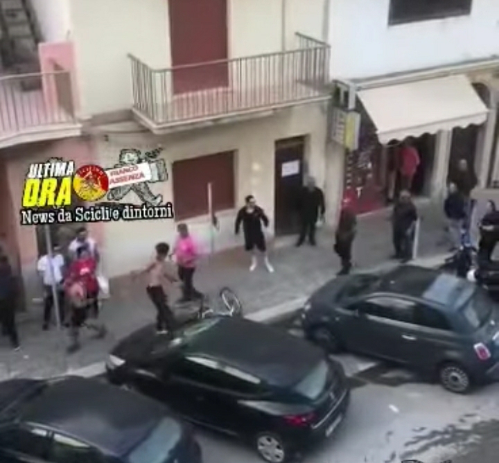 Extracomunitari tentano rapina e danneggiano auto: scene di ordinaria follia a Scoglitti