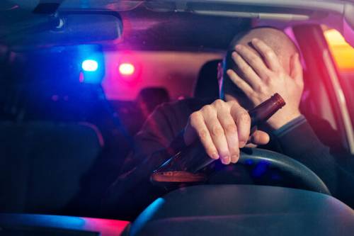 Ubriaco alla guida per le strade di Pozzallo: 25enne arrestato dai carabinieri