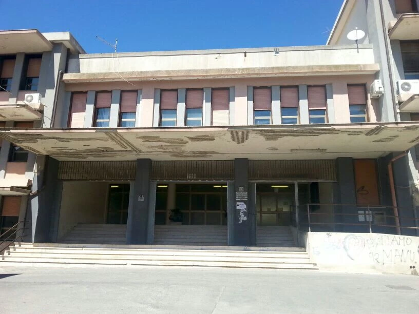 Modica, la denuncia del consigliere Ruffino: pre-iscrizione in una scuola, ma costretti a spostare i figli in un altro plesso