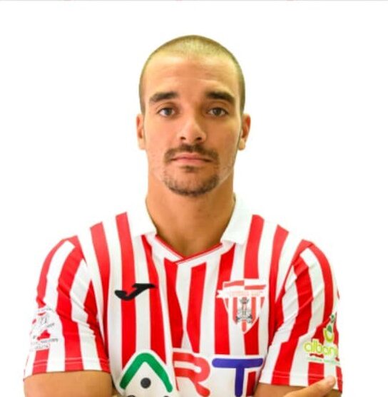 Il Vittoria FC “alza” il muro difensivo, anche Peppe Sferrazza resta in maglia biancorossa