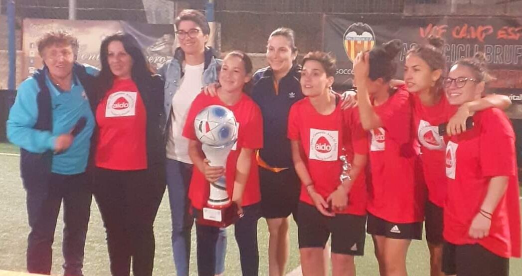Calcio a 5 femminile: le ragazze dell’AIDO vincono il torneo in notturna “Trofeo Avis Scicli”