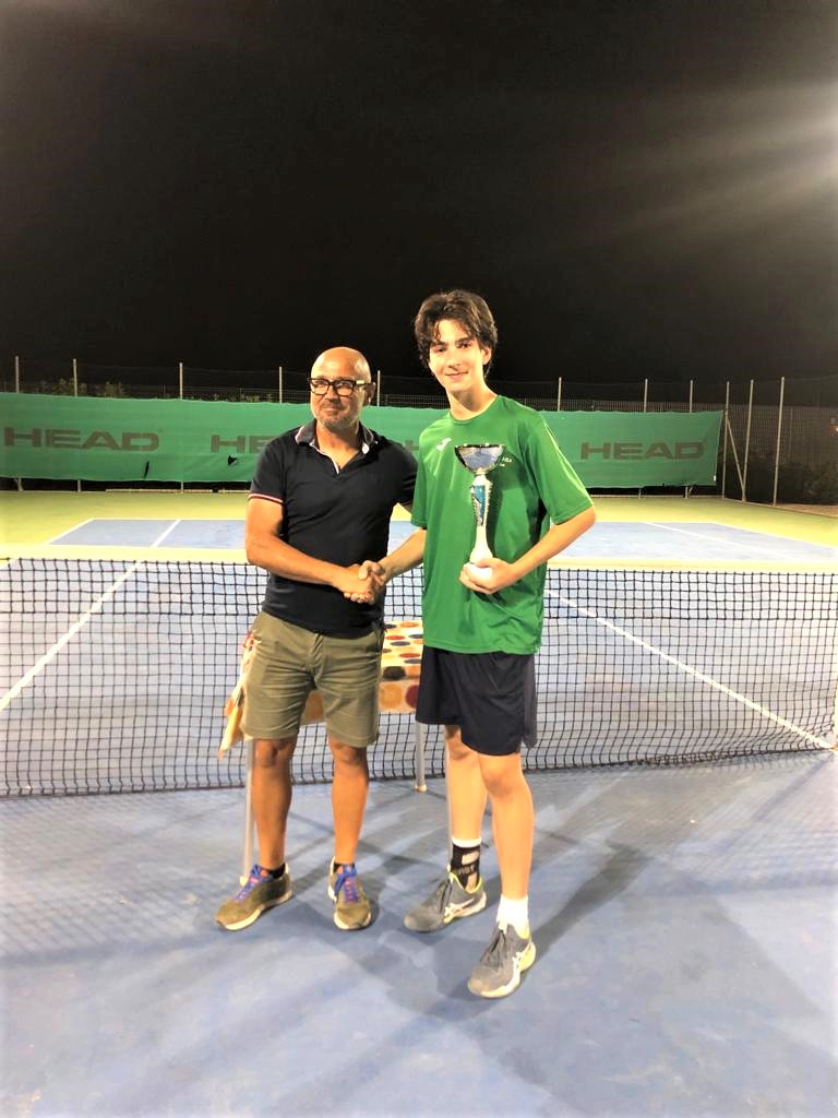 Michelangelo Giuffrida è l’astro nascente del tennis comisano, le congratulazioni del Sindaco Schembari