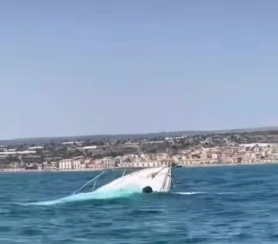 yacht affondato a donnalucata