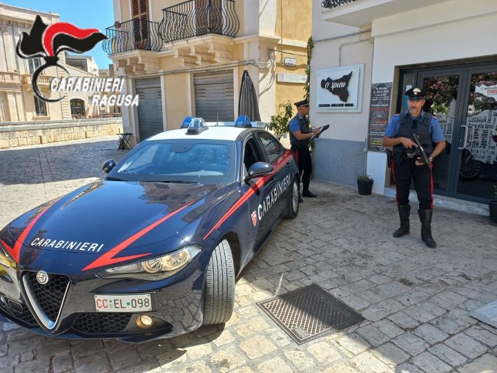 Il 21 maggio tentò una rapina in un fast food di Scicli, i Carabinieri arrestano un ventinovenne
