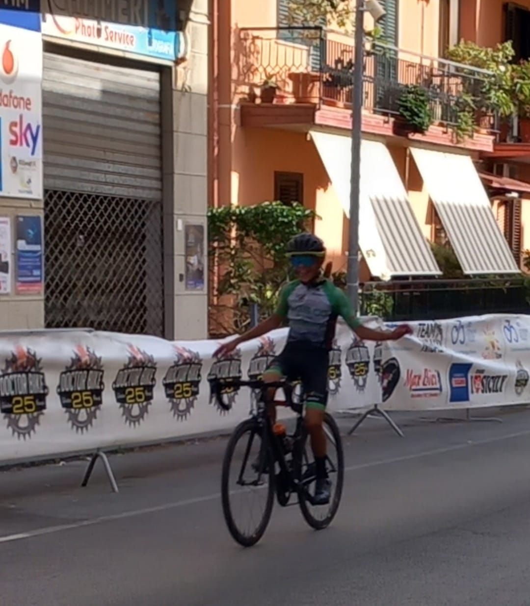Ciclismo: Vincenzo Giannetti della Naturosa Bike & Co Ragusa vince il trofeo Green Way di Brolo