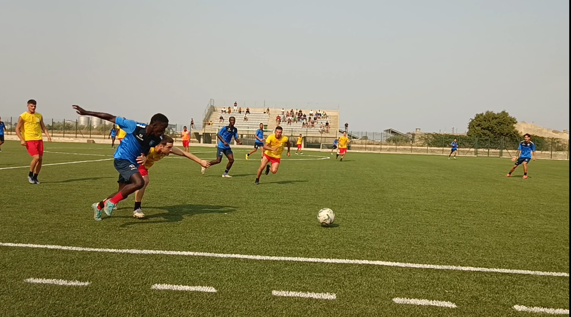 Il Ragusa verso l’esordio in Coppa con il Siracusa, ieri allenamento congiunto a Mazzarrone, Camiolo in azzurro