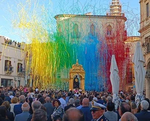 La tragedia di Militello getta un’ombra sul folklore delle feste patronali? Gli organizzatori lo escludono