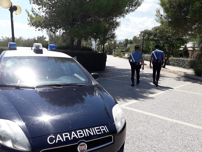 Sventato furto in un stabilimento balneare a Santa Maria del Focallo, fermati due extracomunitari
