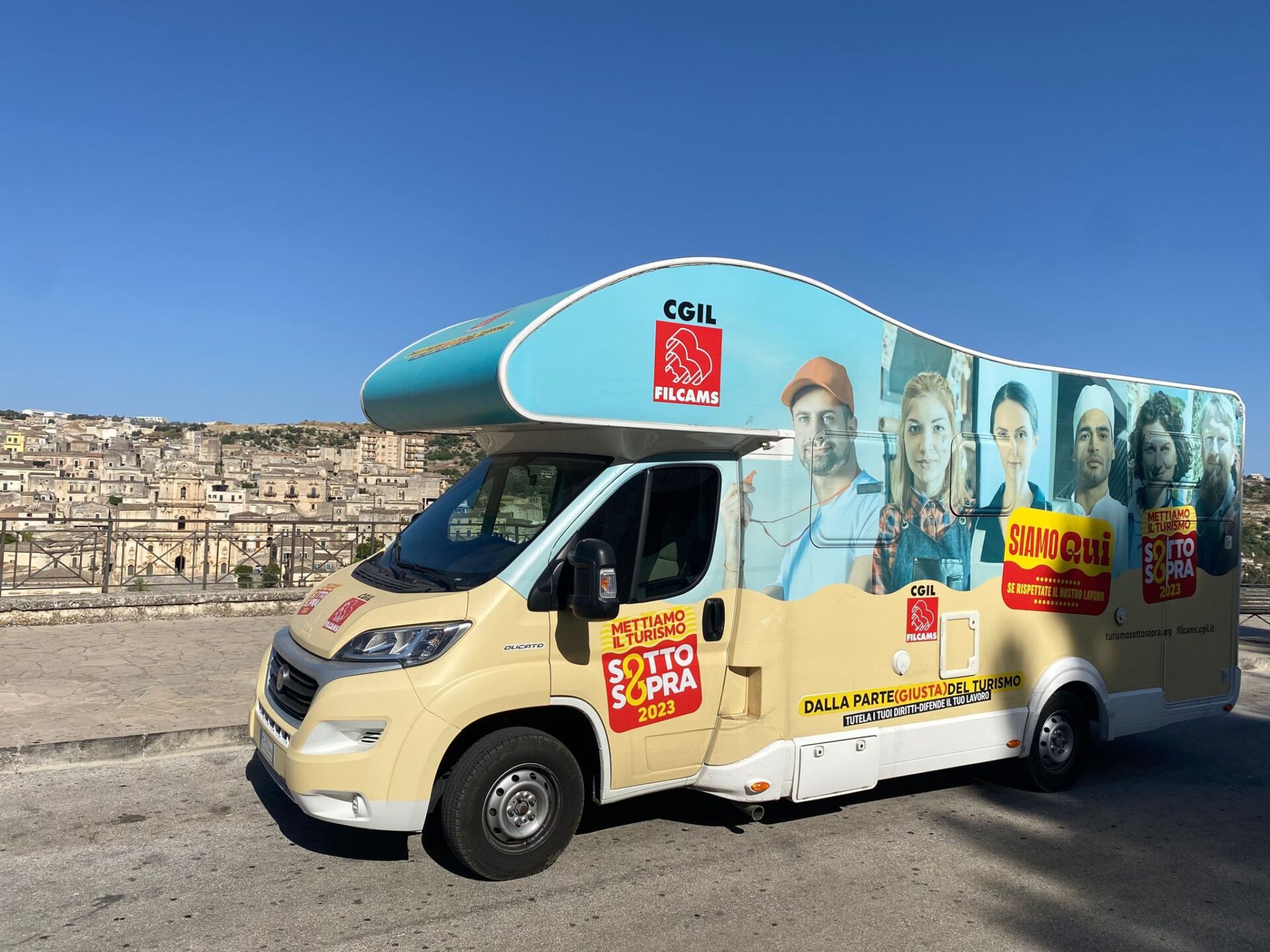 Lavoro e turismo: “Il camper dei diritti” di Filcams CGIL ha fatto tappa a Modica, Pozzallo e Donnalucata