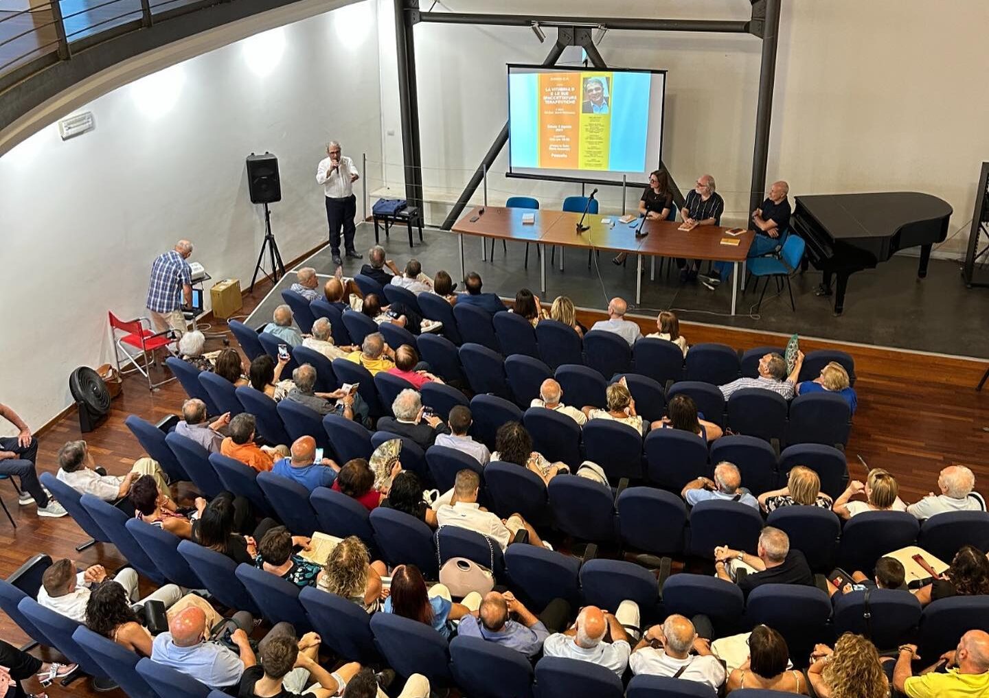 Il medico monterossano Santi Benincasa ha presentato a Pozzallo il suo libro sulla vitamina D