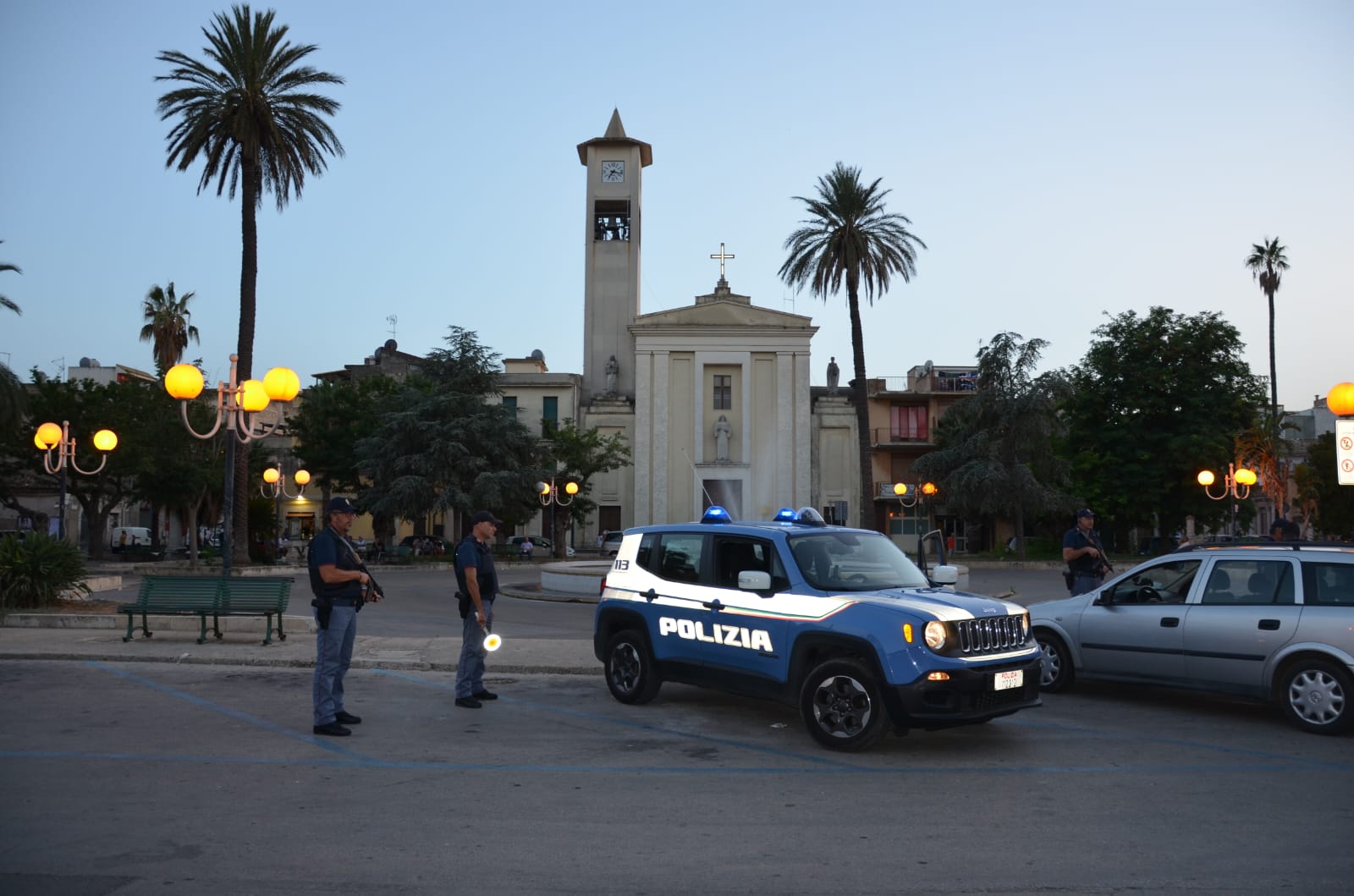 Violenta rissa tra extracomunitari in Piazza Manin a Vittoria: la Polizia arresta un tunisino