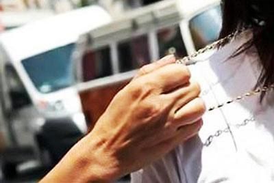Ruba collana a una donna anziana a Genova, trentatreenne arrestato dai carabinieri a Pozzallo
