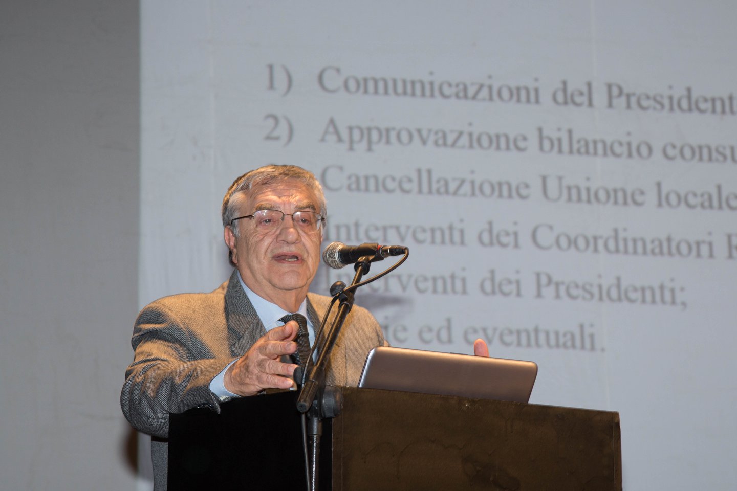 Modica, storia della Contea: Il prof. Uccio Barone anticipa i temi del convegno per i 600 anni dalla morte di Bernardo Cabrera