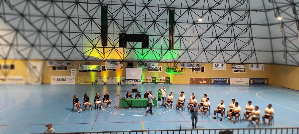 Handball Scicli Social Club: il “sette” gialloverde si è presentato alla città, svelata la nuova maglia