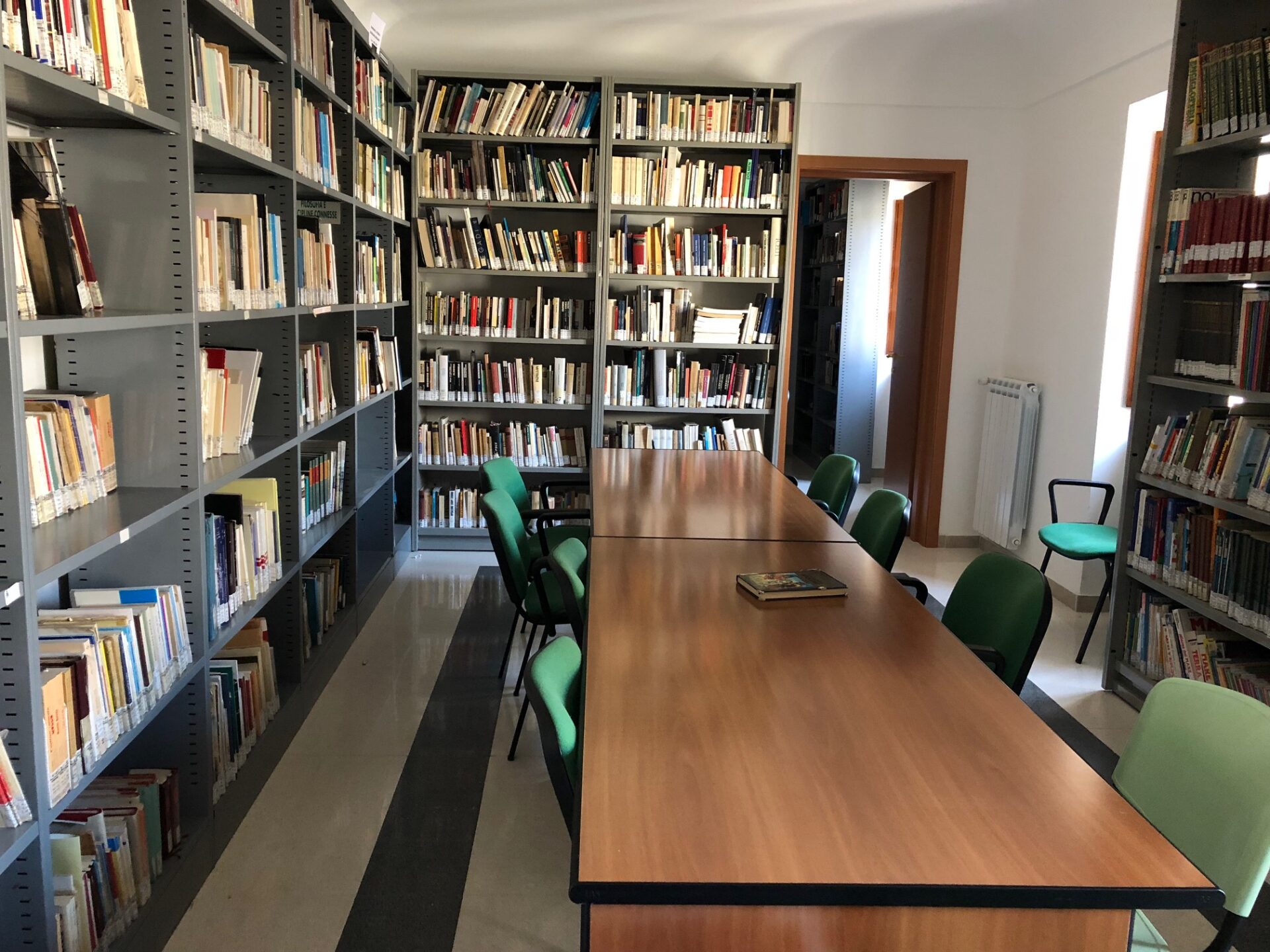 Vittoria: istituito il Fondo Tesi di Laurea con le tesi donate dai cittadini alla biblioteca comunale