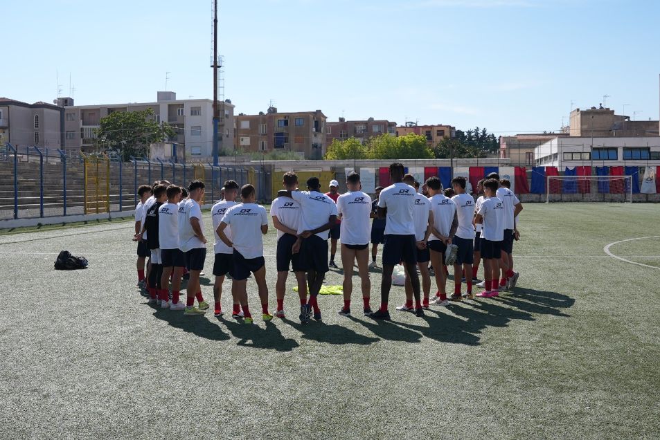 Il Modica Calcio subito a lavoro per preparare la sfida di coppa Italia, Betta: “la vittoria di sabato non deve distrarci”