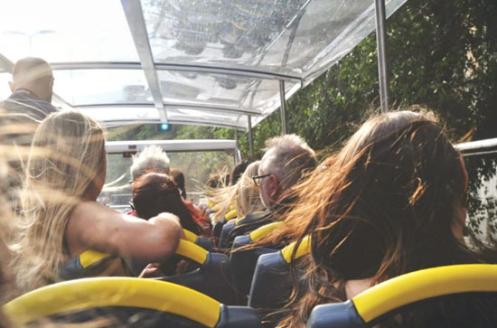 Modica: dopo i trenini arriva anche il ‘bus scoperto’ per la gioia di turisti ed automobilisti