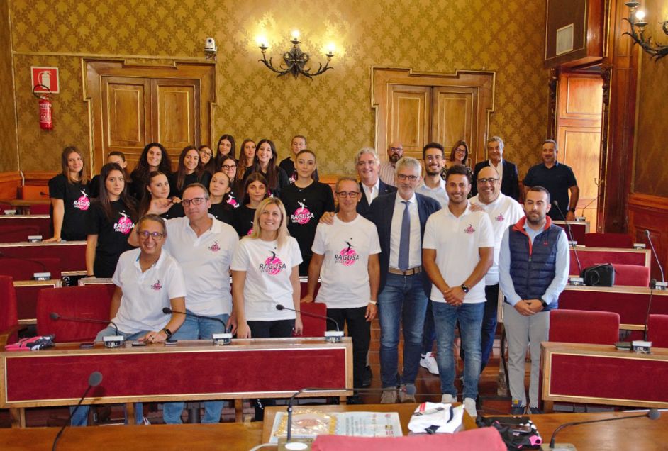 Ragusa Volley: le atlete e la dirigenza al completo ricevute a Palazzo di Città