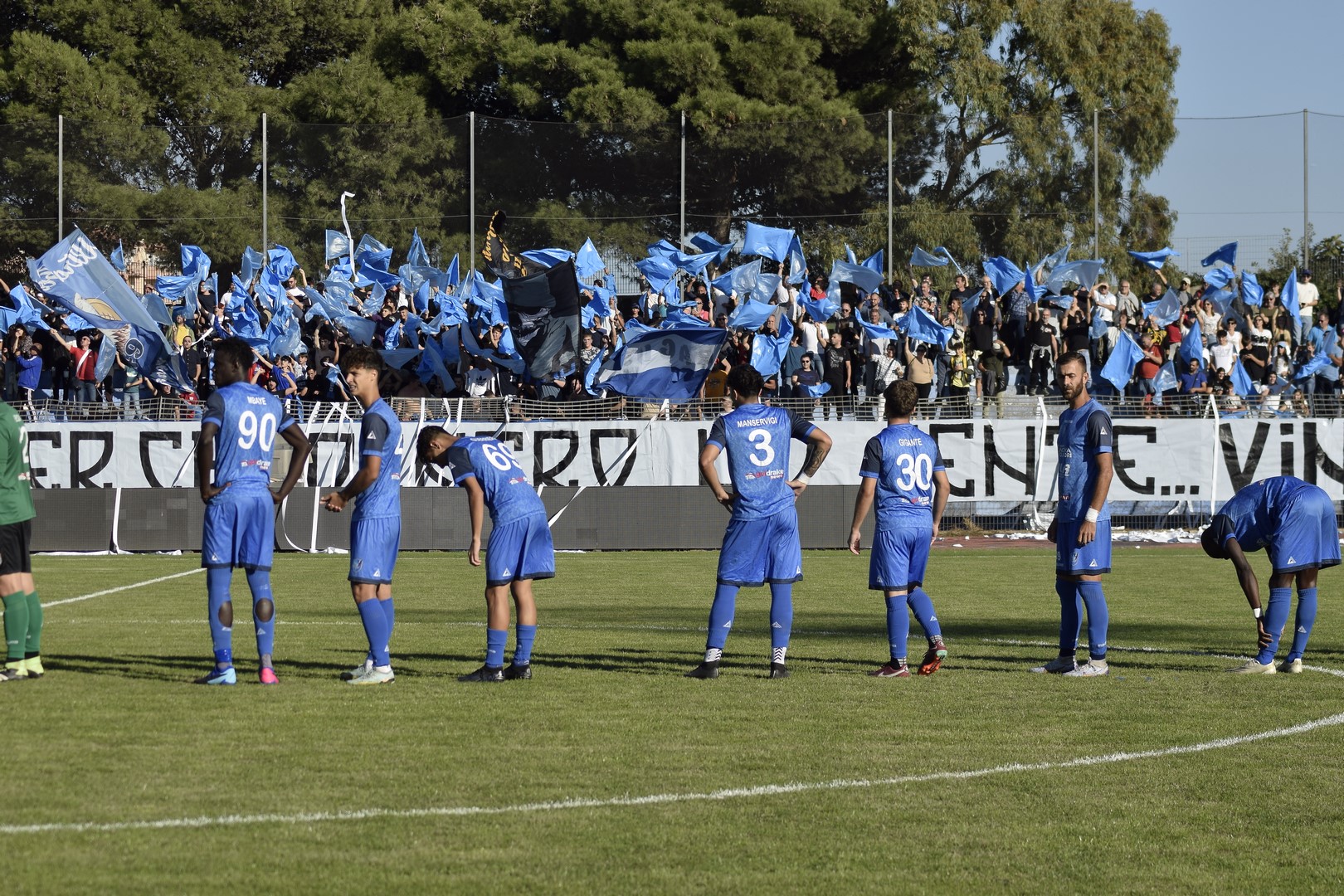 Il Ragusa in trasferta ad Acireale, allo stadio “Aci e Galatea” gli azzurri cercano punti pesanti