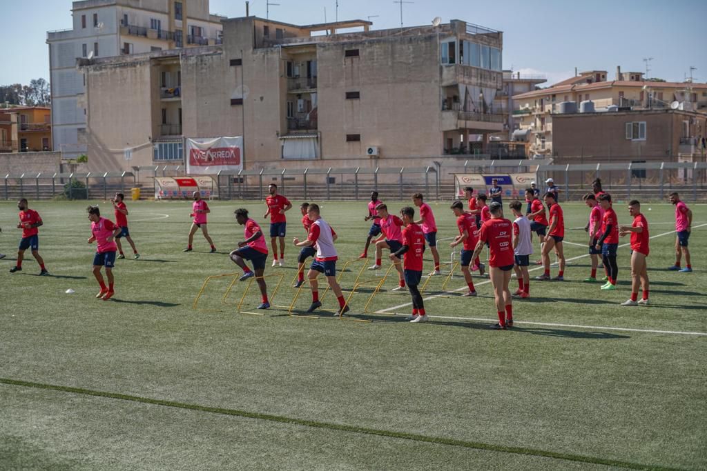Il Modica Calcio in anticipo sul campo della Messana. I rossoblu vogliono correre anche in campionato