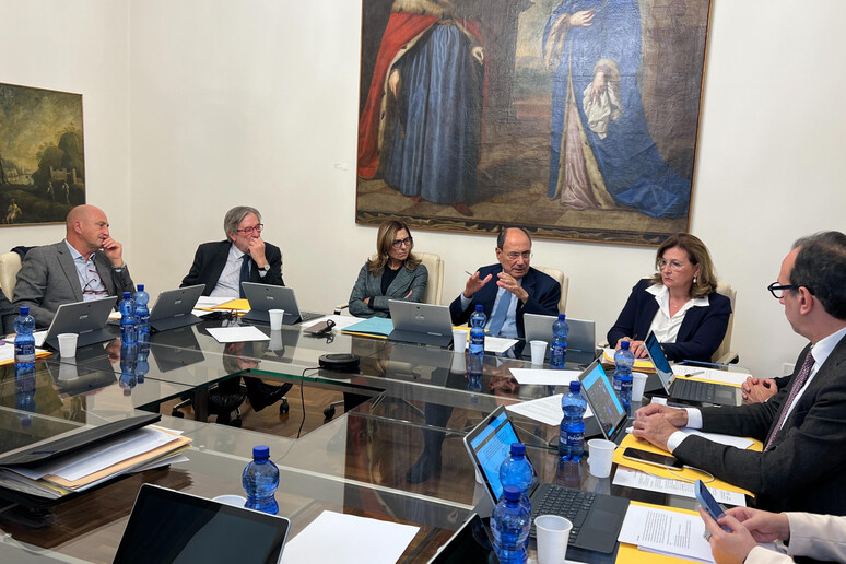 Regione, Sanità: Giunta Schifani proroga manager fino a gennaio 2024