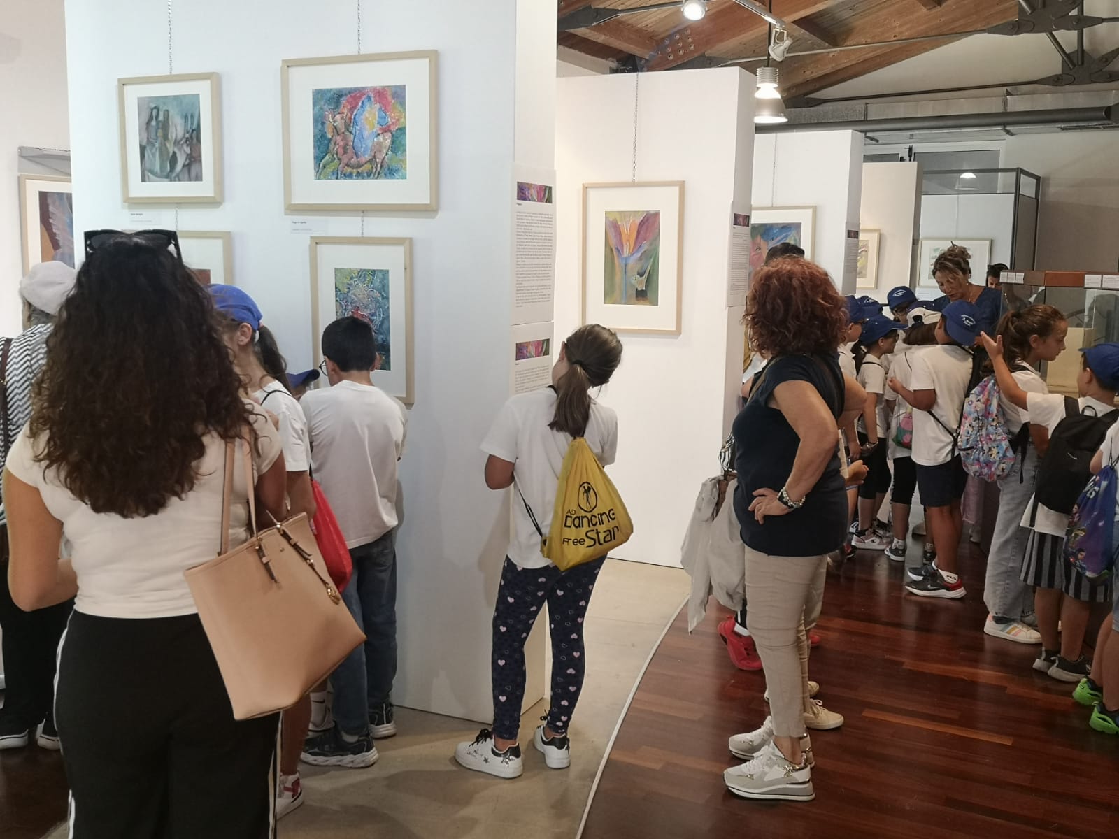 Mostra “AssenzaEssenza” a Pozzallo. Si parla di arte e medicina: iniziate le visite delle scolaresche