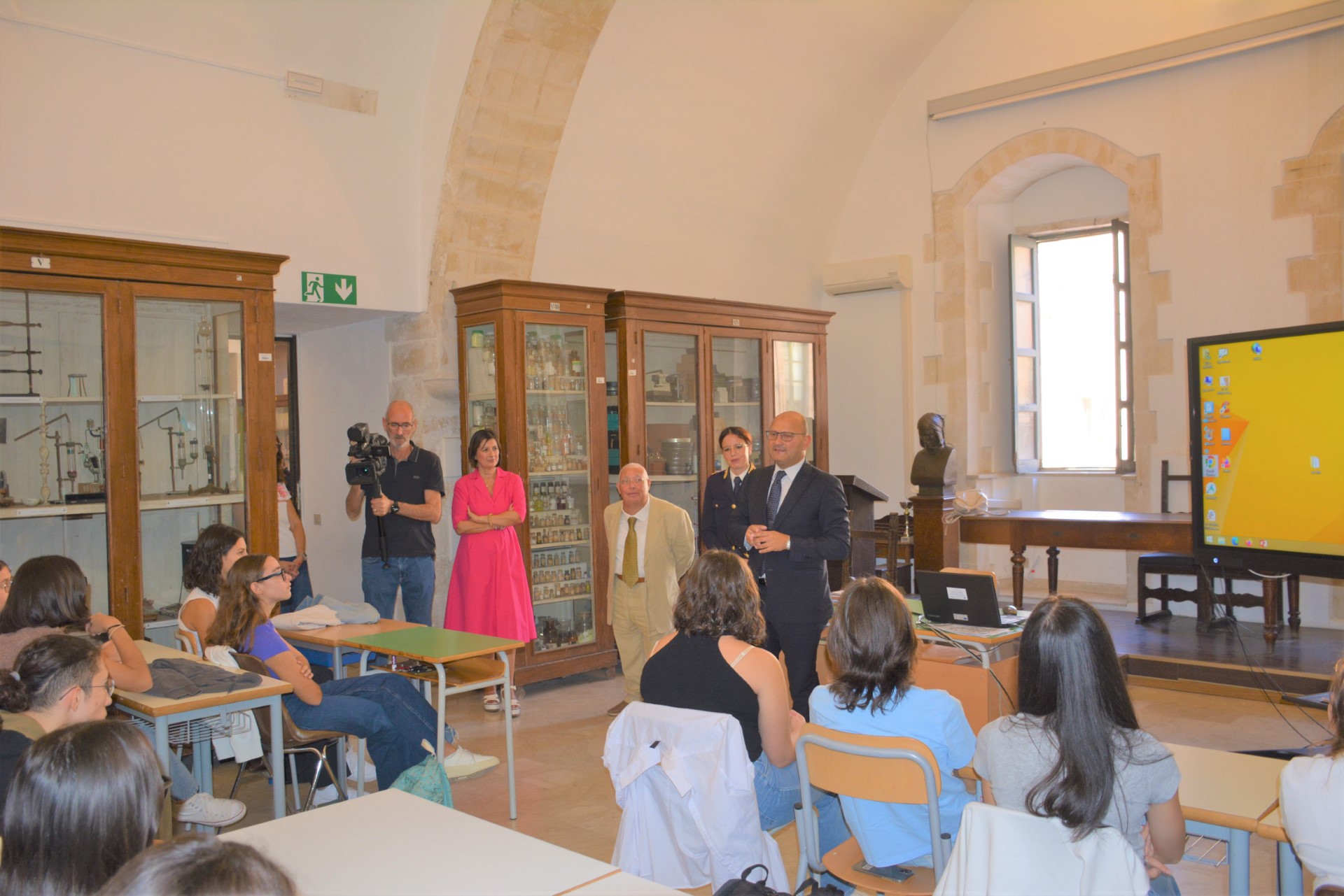 Il Questore Trombadore incontra gli studenti del Classico di Modica per diffondere cultura della legalità