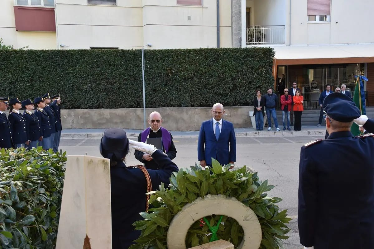Commemorazione dei defunti, in questura a Ragusa onore ai caduti della Polizia di Stato
