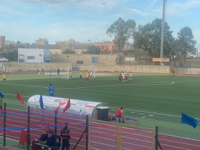 Primo stop in campionato per il Frigintini, i rossoblù battuti dal Città di Avola nel big match del “Di Pasquale”