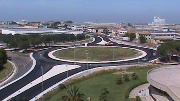 Alla zona industriale di Ragusa sembra tutto fermo. La denuncia di Poidomani (FDI)