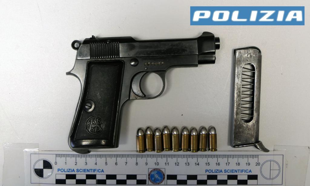 Incensurato vittoriese con pistola e munizioni arrestato dalla Polizia, fondamentale il fiuto di Iocco