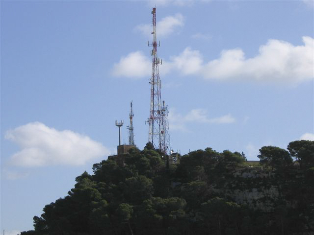 Modica: la città delle ‘Cento chiese’ e delle cento antenne? Presto ne sorgeranno 14 e il Comune non può vietarlo