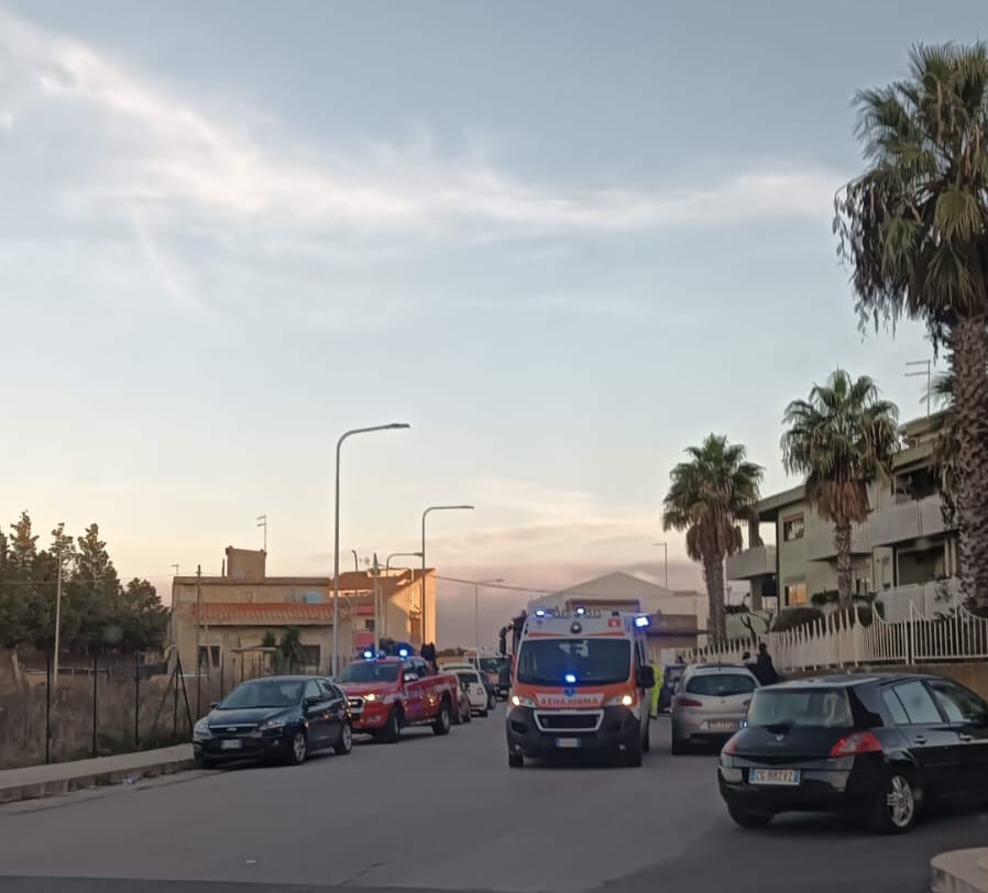 Vittoria: incendio in un’abitazione di via Nicosia, intervengono i Vigili del Fuoco, proprietaria in ospedale