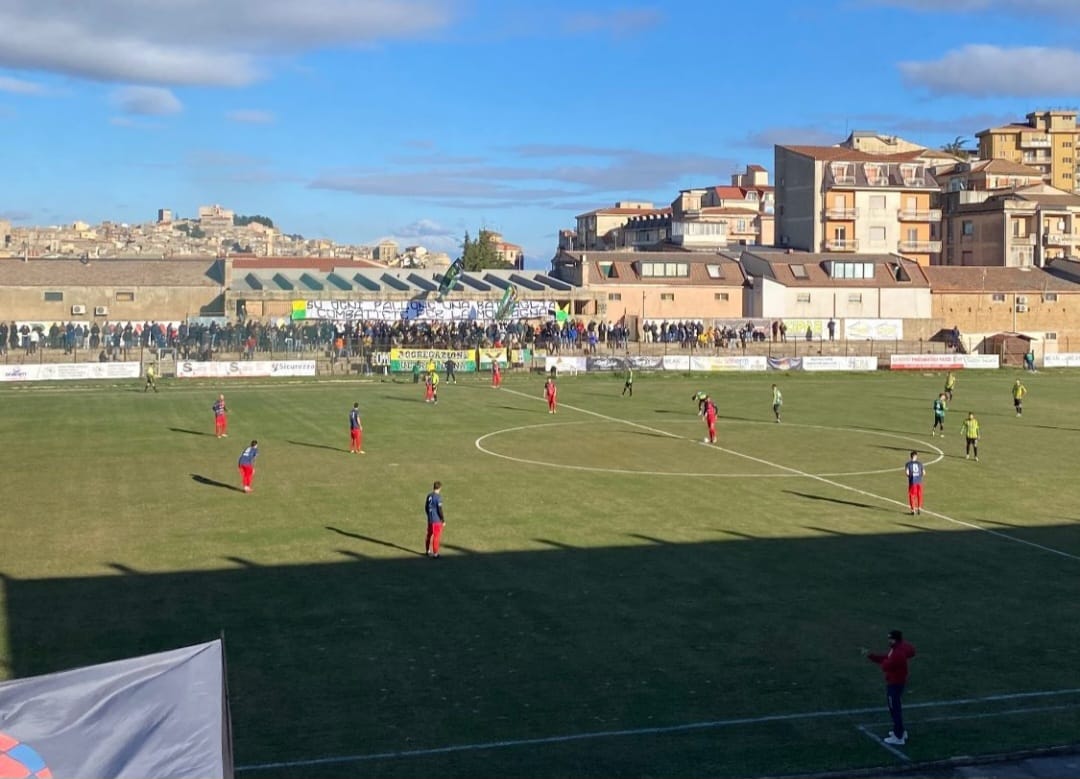 Modica Calcio sconfitto di misura al “Gaeta”, L’Enna è campione d’inverno, per i rossoblù vetta più lontana