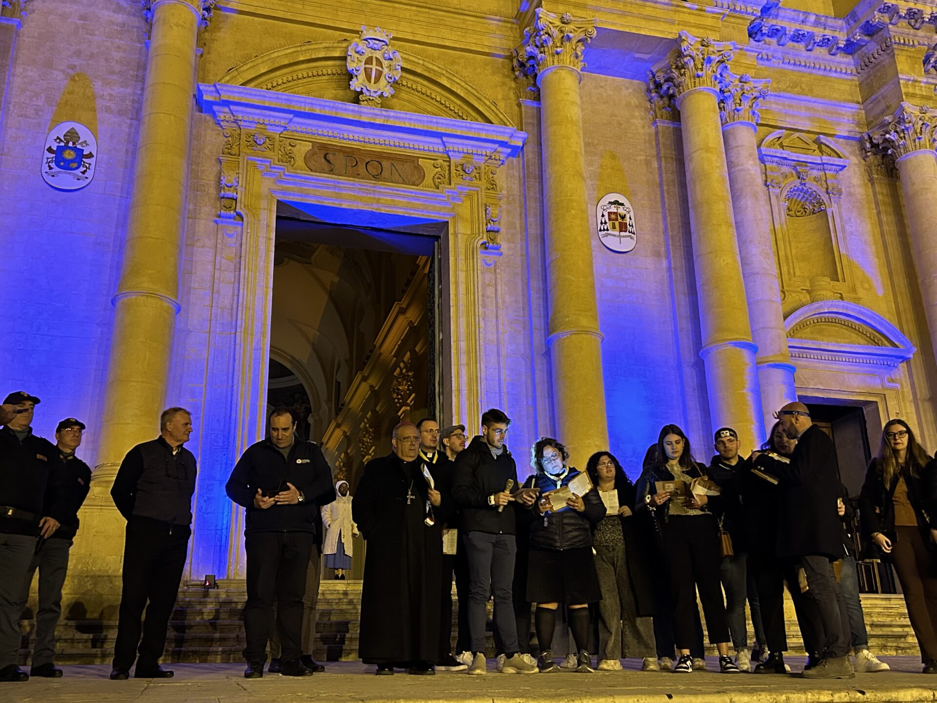 Diocesi di Noto: la veglia d’Avvento dei  giovani insieme al Vescovo Salvatore. Insieme per un cammino nuovo