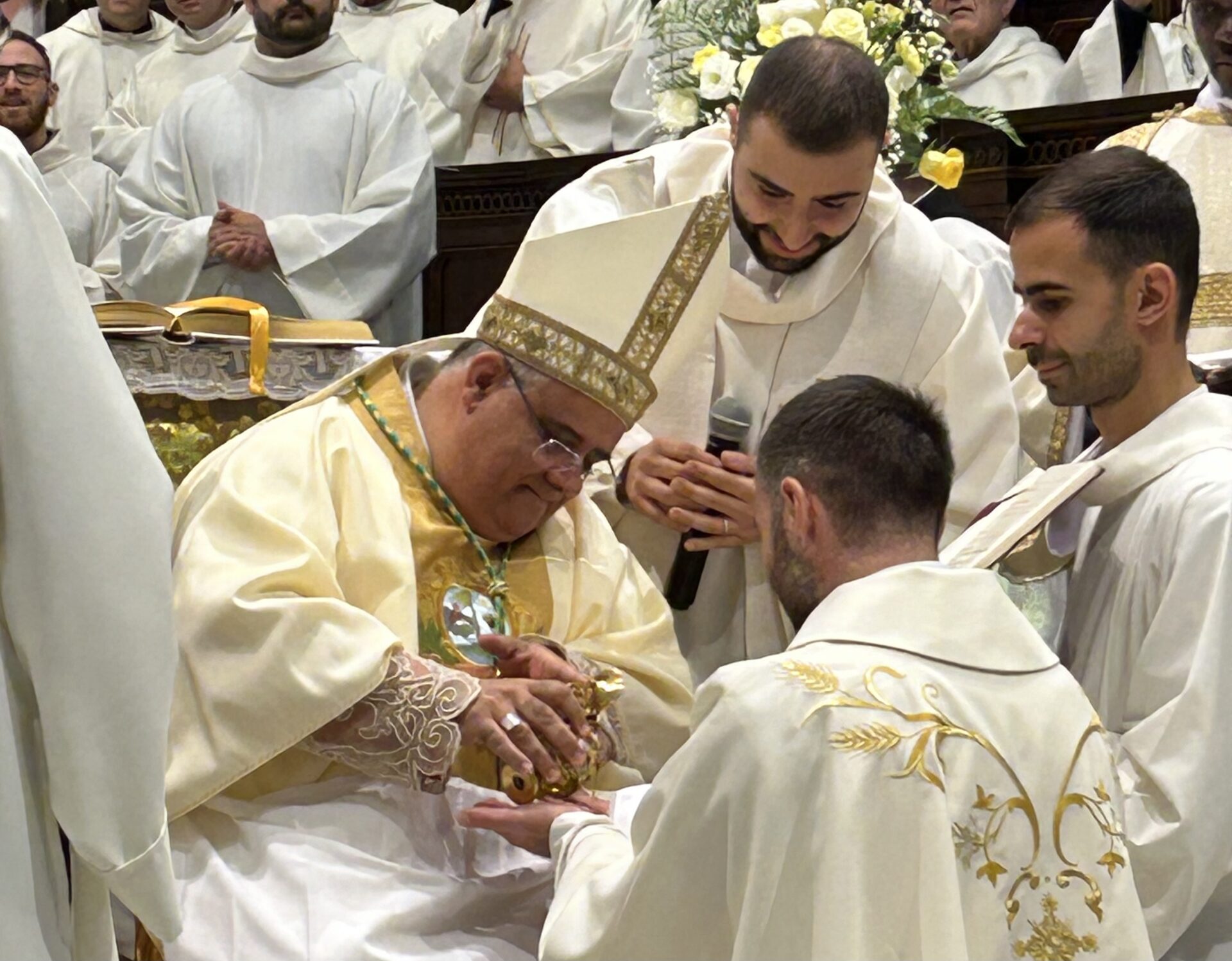Modica: Don Antonio Lauretta è sacerdote per sempre. Tripudio di gente a San Giovanni Evangelista