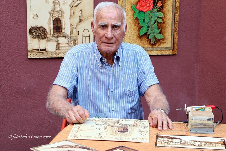 Morto a Cefalù Luigi Occhipinti, originario di Modica. Noto artista che disegnava con il fuoco