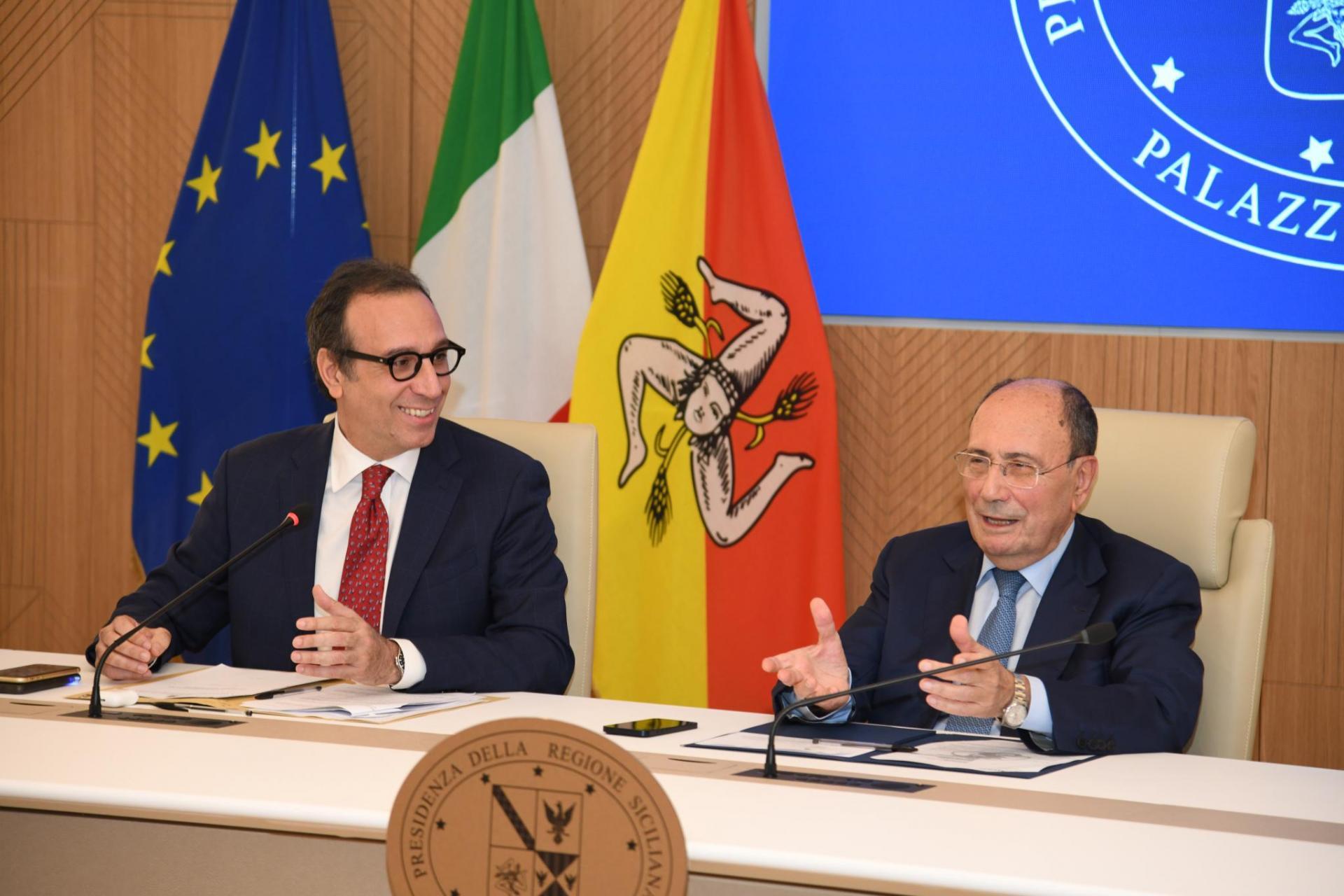 Trasporti, nuovo contratto di servizio Regione Trenitalia. In arrivo 23 nuovi treni e si riduce il costo dei biglietti