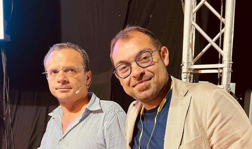 Cateno De Luca oggi a Ragusa presenta il suo ultimo libro “Non tutto è successo!”
