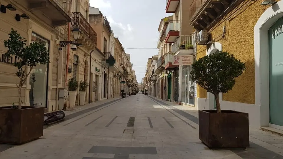 Via Cavour a Vittoria è diventata pericolosa, Pelligra: “servono risposte urgenti!”