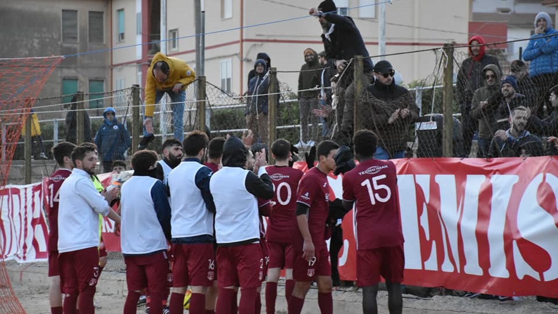 Scicli: violenza nella partita contro il Pro Ragusa. Il Pd tira in ballo l’Assessore allo Sport, intanto arriva la squalifica