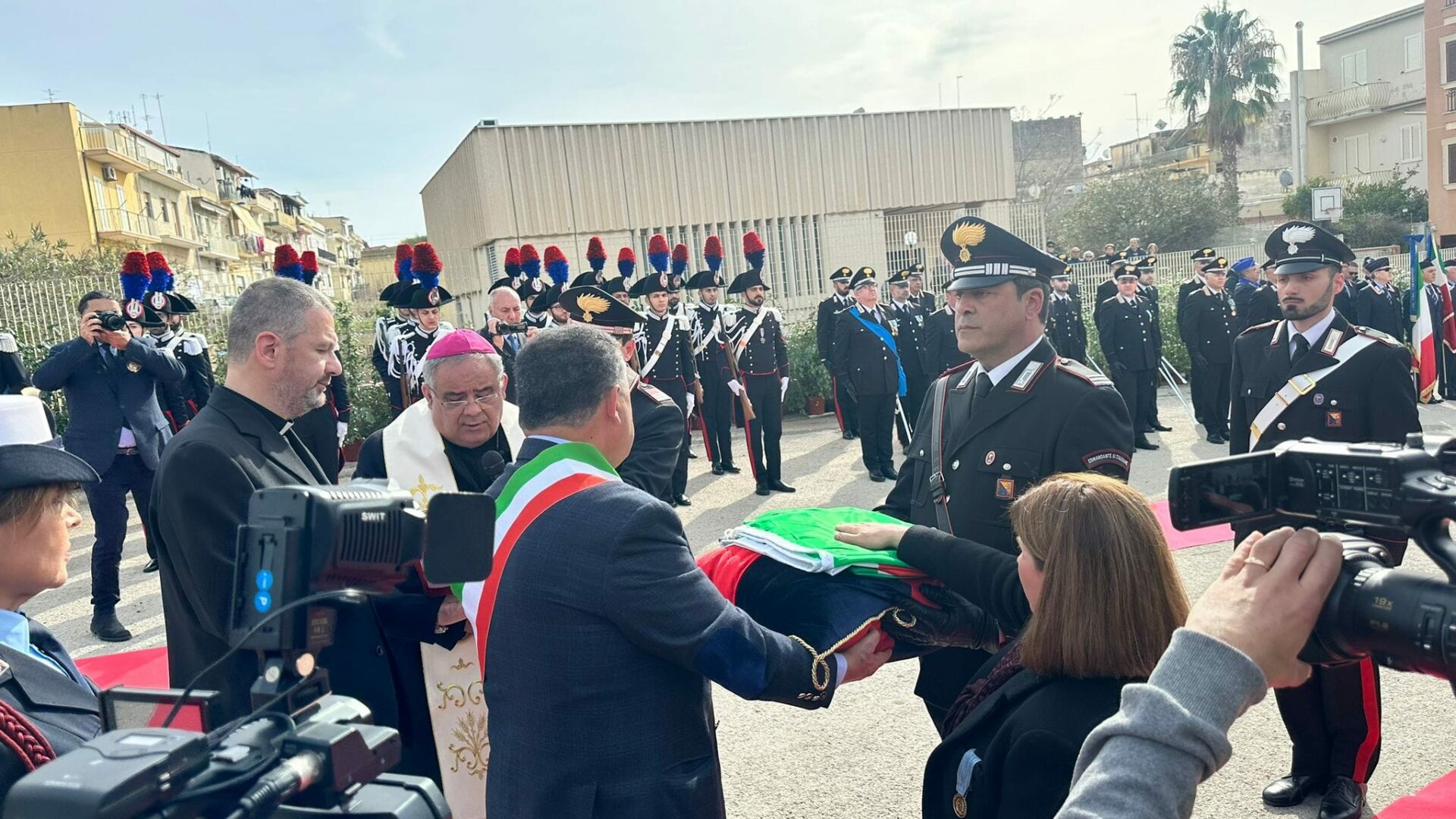 Donnalucata intitolata questa mattina a Vincenzo Garofalo la stazione dei Carabinieri